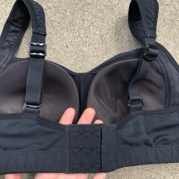 SOLD- Lululemon Ta Ta Tamer II Sports Bra 🖤 - Picture 4 of 5